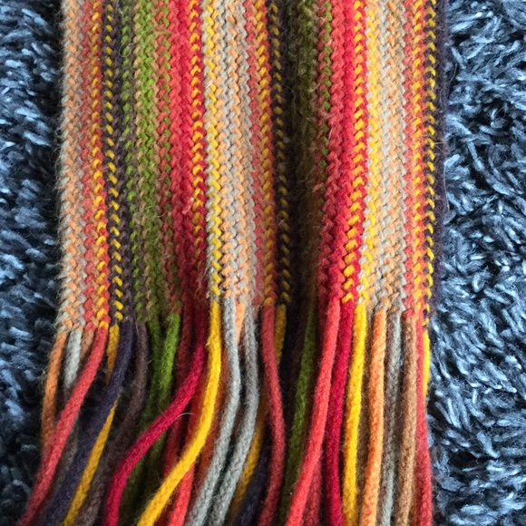 Warm long scarf in 70s colors - Picture 3 of 3